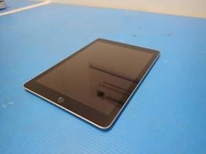 lot 26 image: Apple iPad (6th Generation)&nbspA1893  32GB of storage  WIFI only Model  Includes Charging Cable 