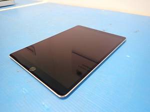 lot 27 image: 2017 Apple iPad&nbspA1701  256GB of storage  WIFI Only  Includes Charging Cable  light scratches on screen 