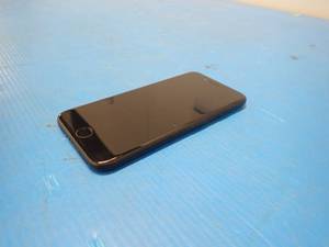 lot 53 image: Apple&nbspiPhone 7 A1778  32GB of storage  AT&ampT Carrier Locked  Includes Charging Cable 