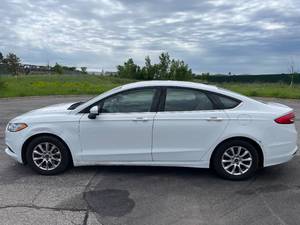 2017 Ford Fusion S - 2 OWNERS