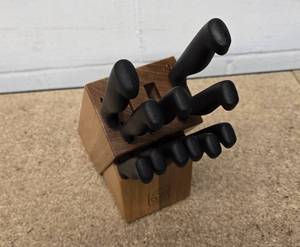 lot 21 image: Tramontina knife set & block - stainless steel