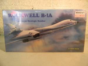 lot 1 image: NEW SEALED IN BOX - MINICRAFT 1144 SCALE ROCKWELL B-1A SUPERSONIC STRATEGIC BOMBER # 11606 - GREAT PIECE - SEE PICTURES