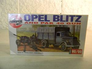 lot 30 image: NEW SEALED IN BOX - AIRFIX MODEL KIT H000 OPEL BLITZ AND PAK 40 GUNS #02315 - GREAT PIECE - SEE PICTURES