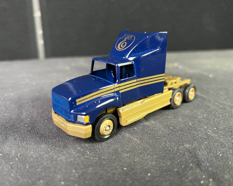 lot 1023 image: Eastwood Automobiles Truck And Trailer NOS