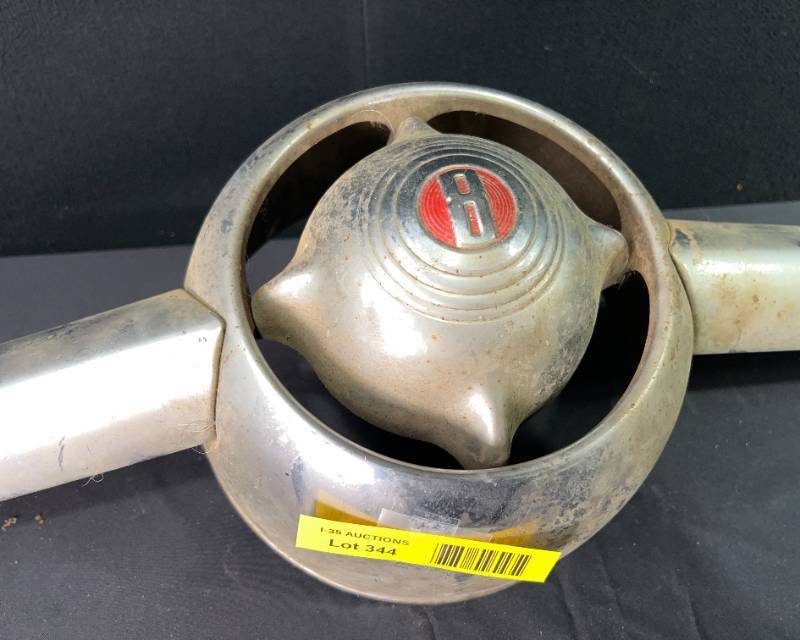 lot 1344 image: Vintage Antique Auto Horn Ring