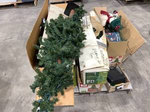 lot 2112 image: Christmas Pallet