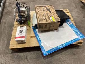 lot 2117 image: Odds & Ends