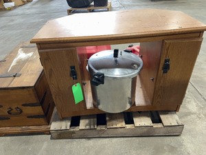 lot 2133 image: Assorted Pallet