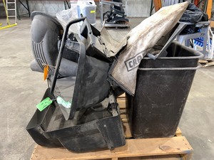 lot 134 image: Lawn Mower Baggers