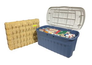 lot 1371 image: Beer Can Collection w Display & Books