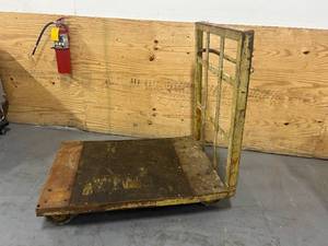 lot 95 image: Heavy Duty UtilityWarehouse Cart