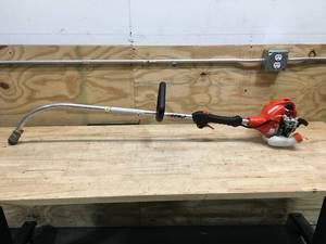 lot 109 image: Used ECHO 21.2 cc Gas 2-Stroke Curved Shaft String Trimmer Model # GT-225 (Missing Head)