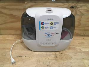 lot 132 image: Homedics Ultrasonic Humidifier With UV-C Technology