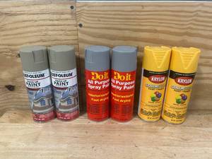 lot 129 image: Lot of 6 Cans of Spray Paint