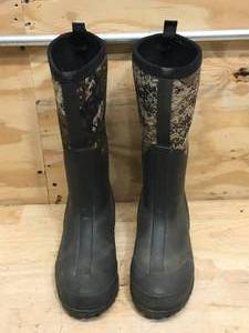 lot 140 image: Used SHE Camo Utility Rubber Boots Size 10