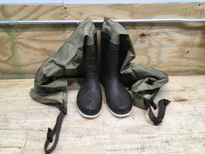 lot 161 image: White River Mens Three Forks Felt Sole Hip Waders Size 10R