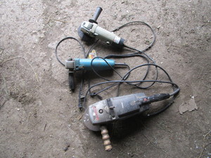 lot 22 image: Grinders