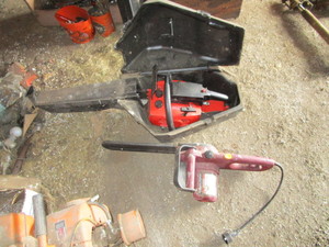 lot 25 image: Chainsaws