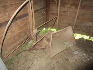 lot 9 image: Vintage Roller Mill