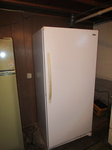 lot 49 image: Kenmore Upright Freezer