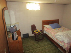 lot 64 image: Contents of Bedroom (see all pics)