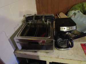 lot 66 image: Deep Fryer & Coffee Maker