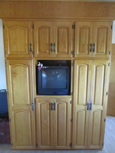 lot 68 image: TV & Contents of Kitchen Hutch (see all pics)