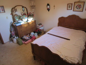 lot 76 image: Contents of Bedroom (see all pics)