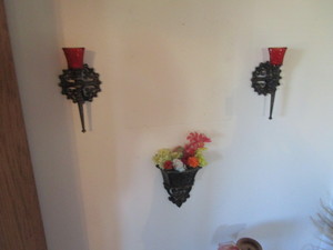 lot 83 image: Large Lot of Home Decor