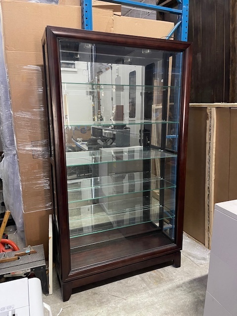 lot 2A-162 image: Elegant Glass Display Cabinet with Lights (Reserve set at $150)
