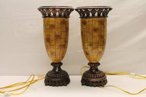 lot 3 image: Set of 2 Portable Luminaire Table Lamps