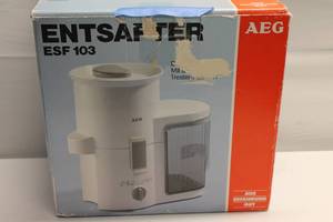 lot 15 image: Entsafter ESF 103 Juice Extractor in Original Box