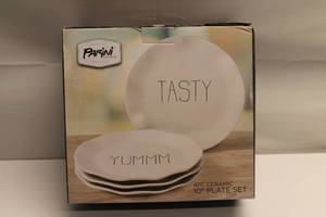 lot 20 image: Parini 4-pc Ceramic 10 Plate Set in Original Box