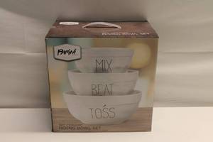 lot 21 image: Parini 3-pc Ceramic Mixing Bowl Set in Original Box