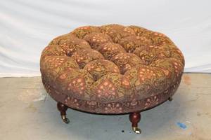 lot 31 image: Tufted Upholstered Ottoman