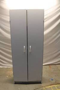 lot 32 image: White 4-Shelf Cabinet