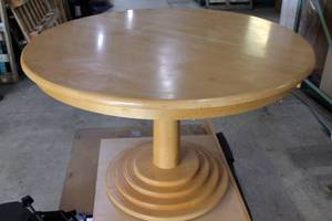 lot 50 image: Round Pedestal Wooden Table