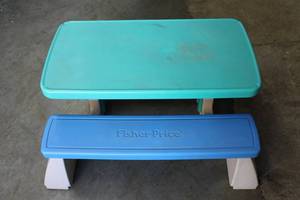 lot 51 image: Fisher-Price Kids Picnic Table