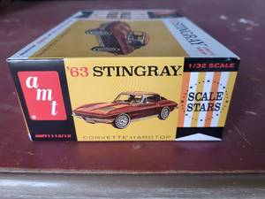 Scale Stars 1963 Corvette Stingray Hard Top 132 Scale Model