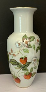 lot 120A image: Delightful Vintage Strawberry Decor