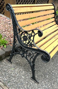 lot 124A image: Wooden and Cast Metal Outdoor Bench