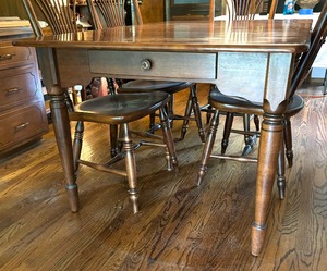 lot 20 image: Nichols & Stone Wooden Dining Table with 5 Chairs