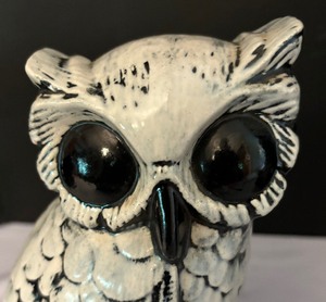 lot 89 image: Set of Two Zombie Mid Century Owl Figurines