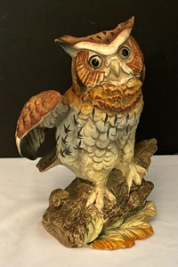 lot 91 image: Three Fine Owl Figurines