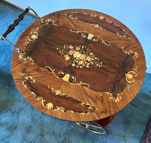 lot 4 image: Elegant Vintage Italian Marquetry Rolling Bar Cart