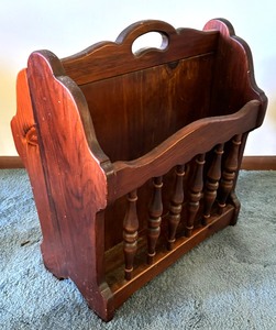 lot 157 image: Vintage Magazine Rack