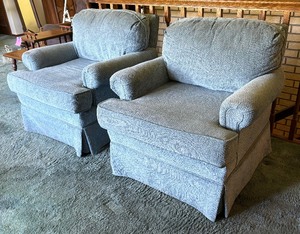 lot 158 image: Pair of Beautiful Blue Vintage Armchairs by Best Furniture