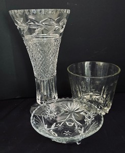 lot 161 image: Vintage Crystal and Clear Glass Grouping