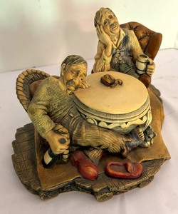 lot 166 image: Old Pals Figurine by Naturecraft