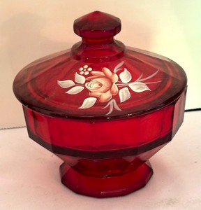 lot 168 image: Westmoreland Hand-painted Red Glass Trinket Dresser Candy Dish, Rosemaling Pepper Mill and Red Vase